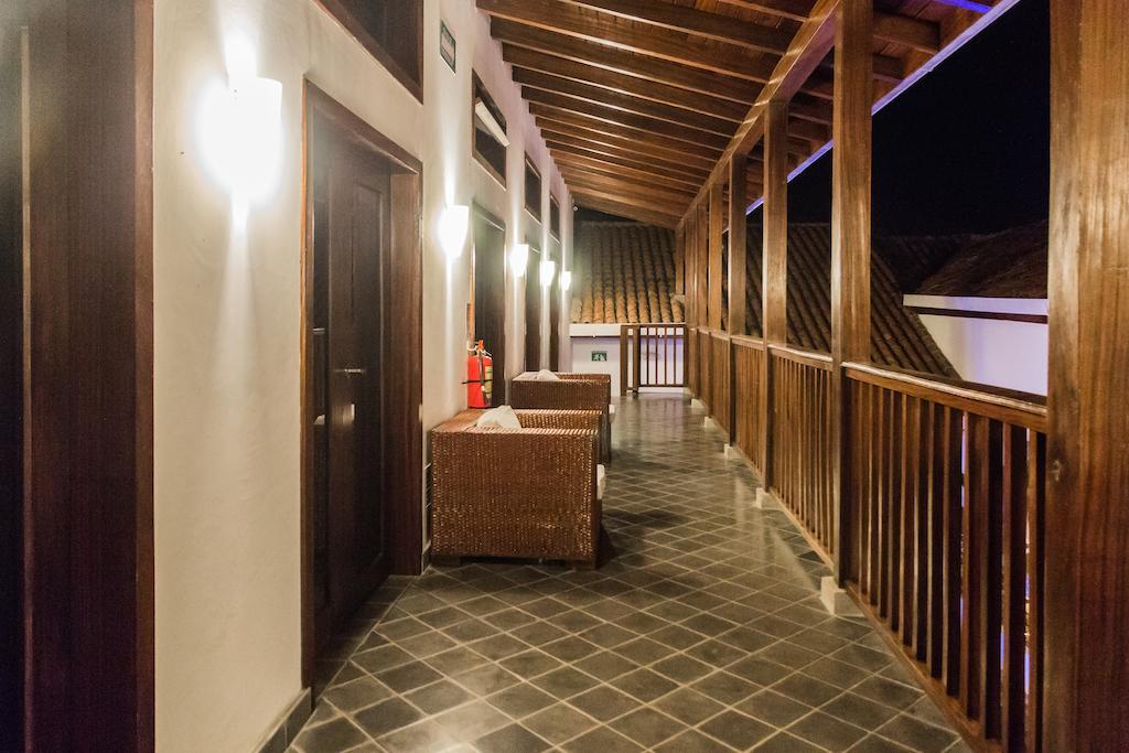 Hotel Azul เลออน ภายนอก รูปภาพ