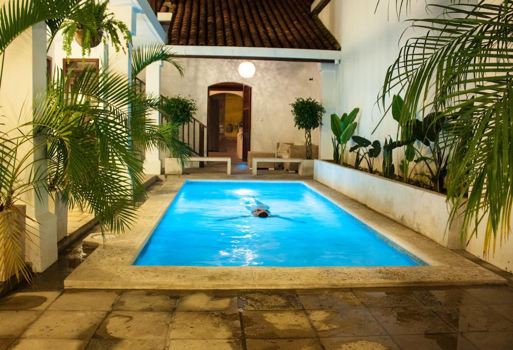 Hotel Azul เลออน ภายนอก รูปภาพ