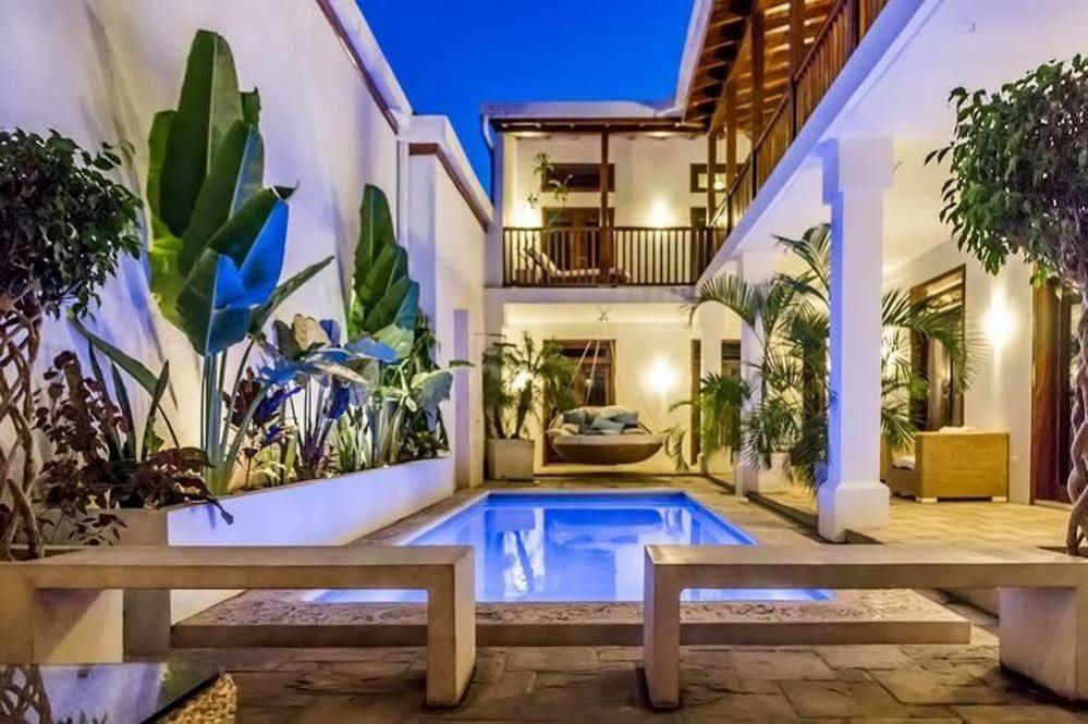 Hotel Azul เลออน ภายนอก รูปภาพ